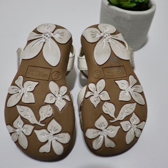 Babygirl’s Flip Flops - Picture 12 of 12